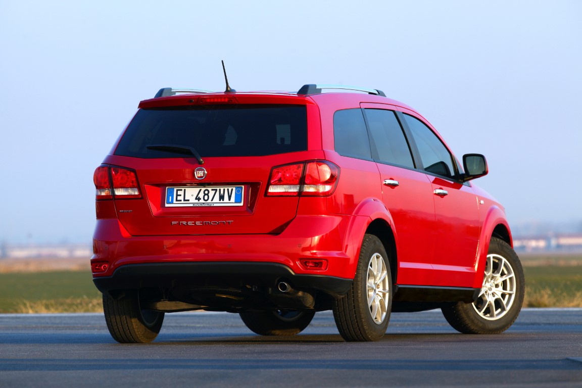 Fiat Freemont 2.4 16V (EU) (Automatic)